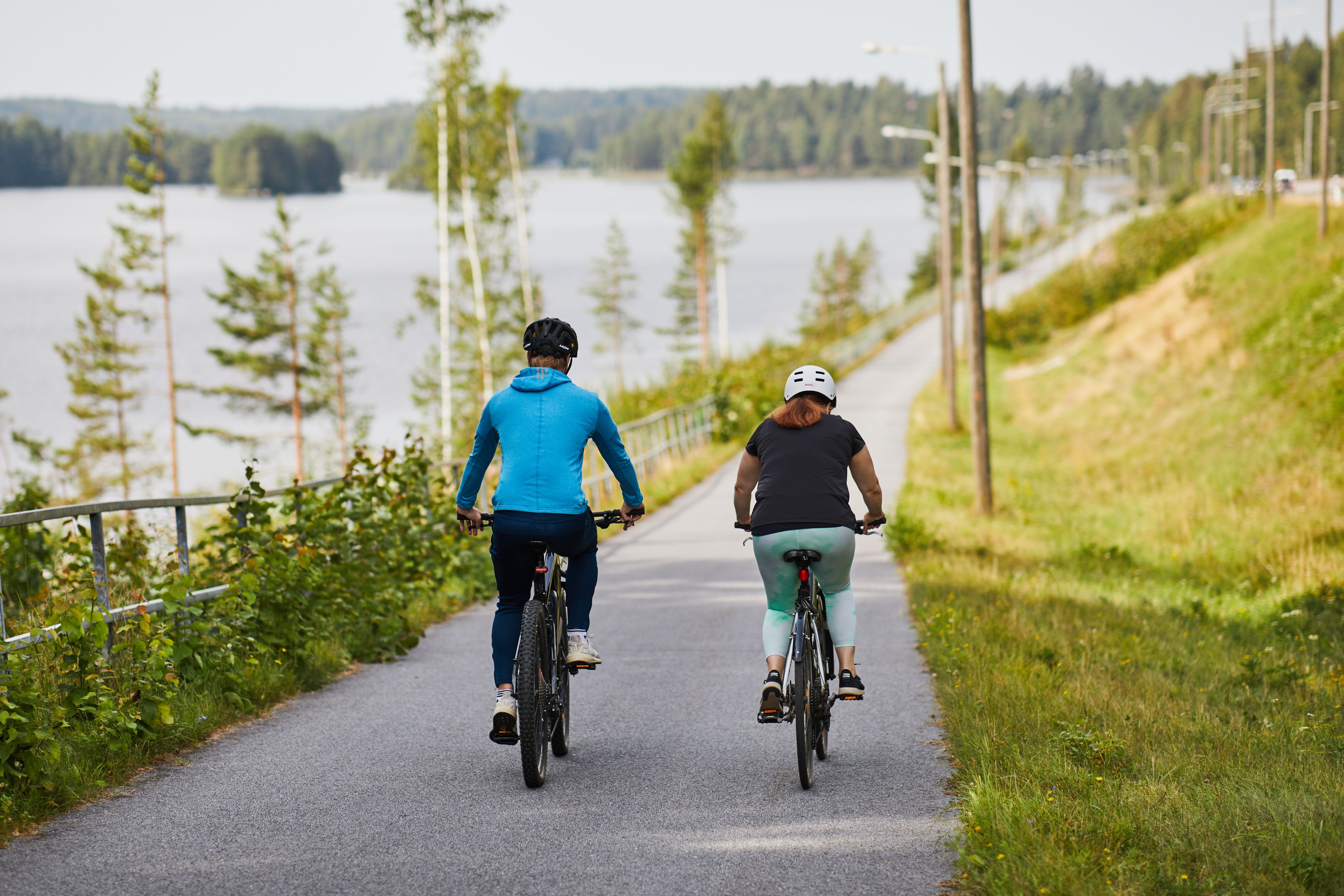 two cyclists in Törönlahti