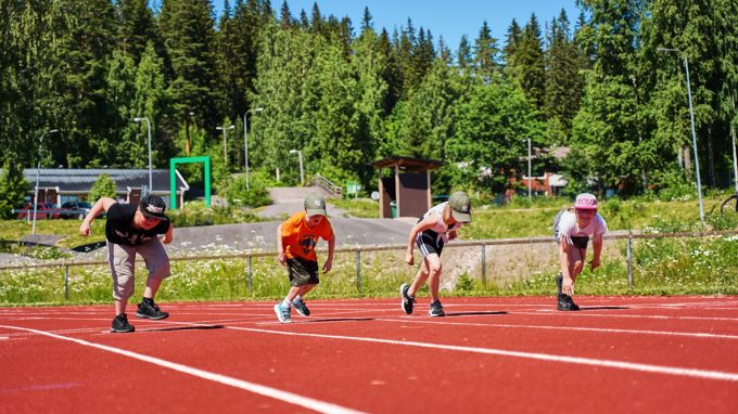 children starting a running competition